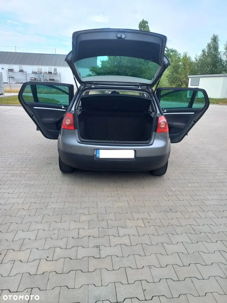 Volkswagen Golf 1.9 TDI DPF United BlueMotion - 20