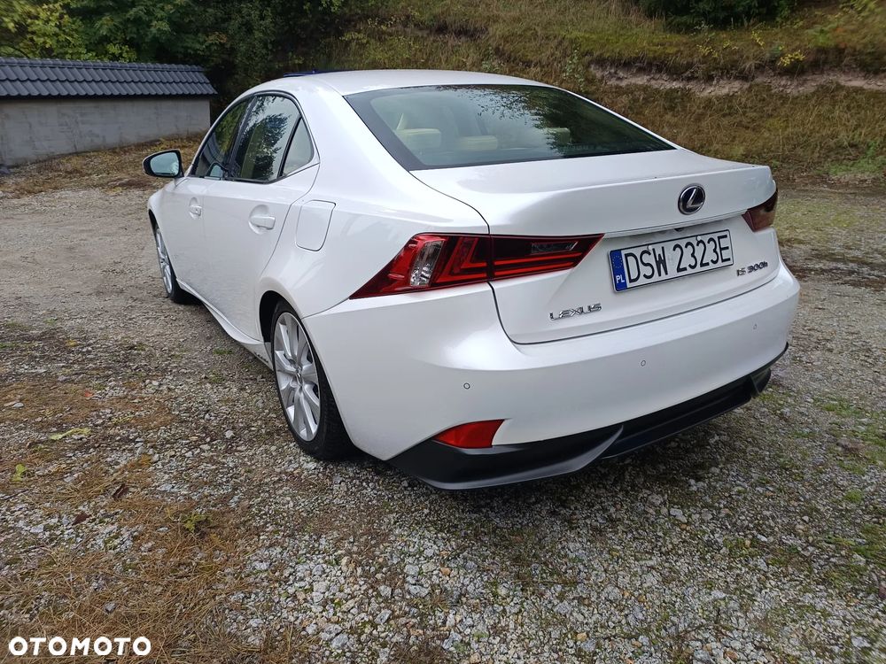 Lexus IS 300h Elite - 4