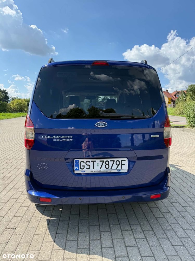 Ford Tourneo Courier - 2
