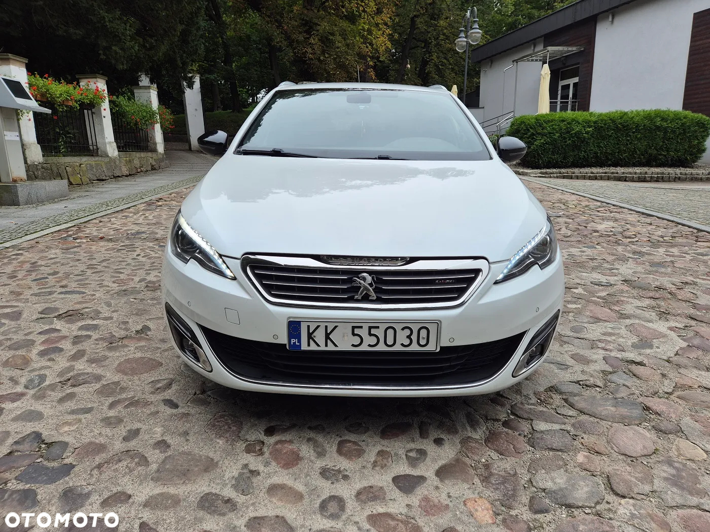 Peugeot 308 SW 1.2 PureTech Allure S&S - 4