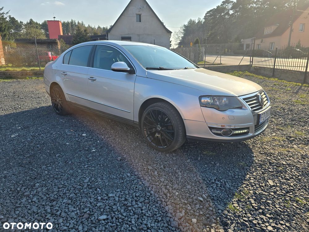 Volkswagen Passat 2.0 TDI DPF Highline DSG - 1