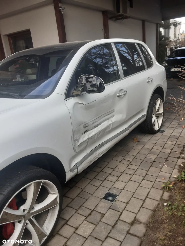 Porsche Cayenne Turbo - 2