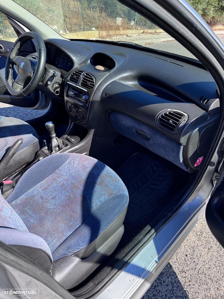 Peugeot 206 1.1 XT - 13