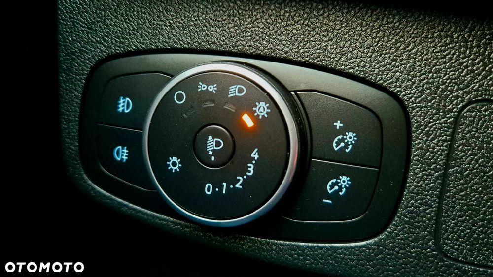 Ford Focus 1.5 EcoBlue Start-Stopp-System ST-LINE - 25