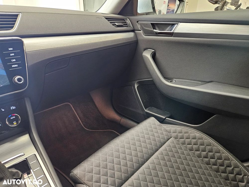 Skoda Superb 2.0 TDI DSG Ambition - 28