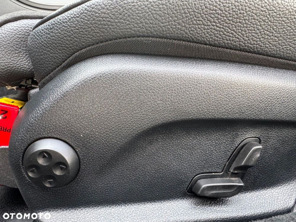 Mercedes-Benz Klasa E - 18