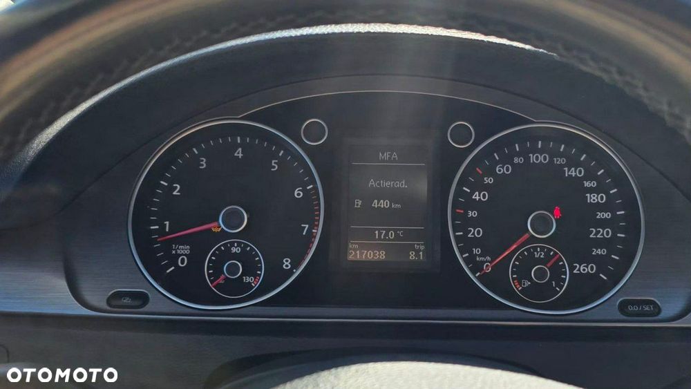 Volkswagen Passat - 10