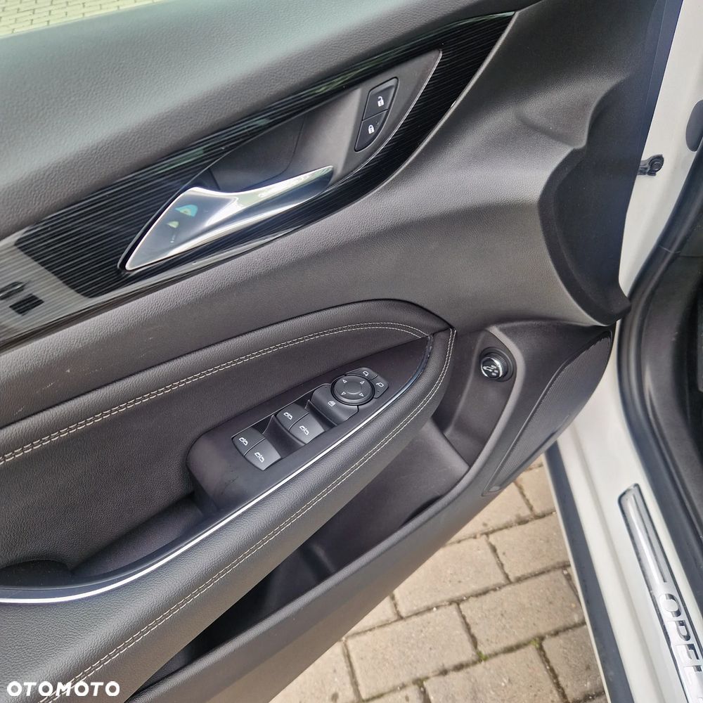 Opel Insignia 2.0 CDTI Cosmo S&S - 23