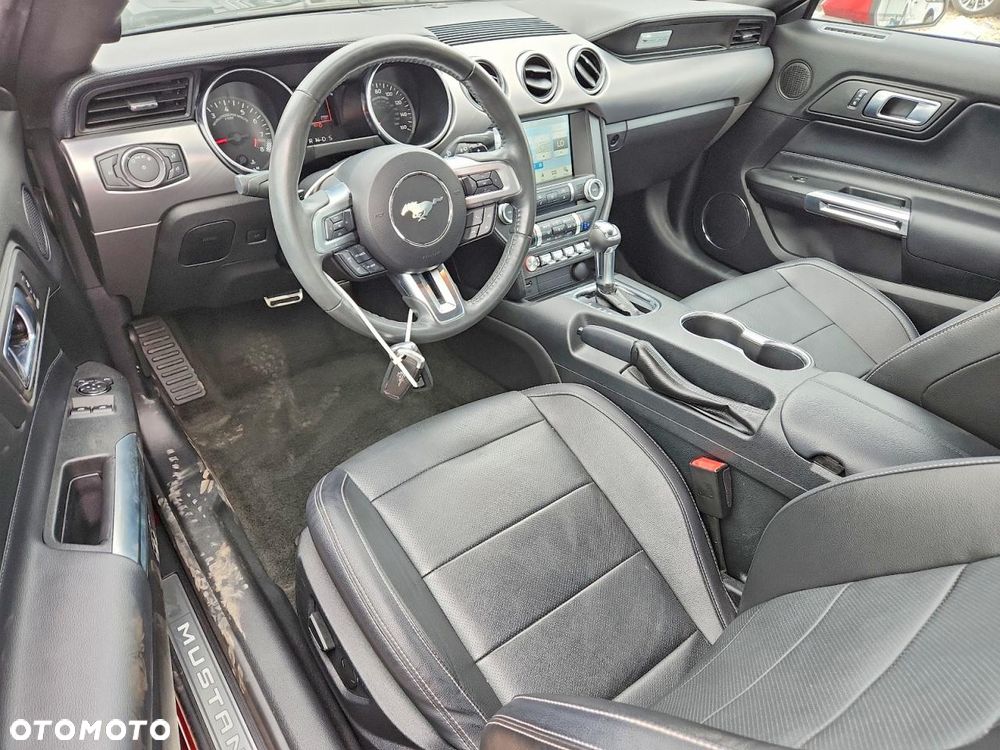 Ford Mustang - 8