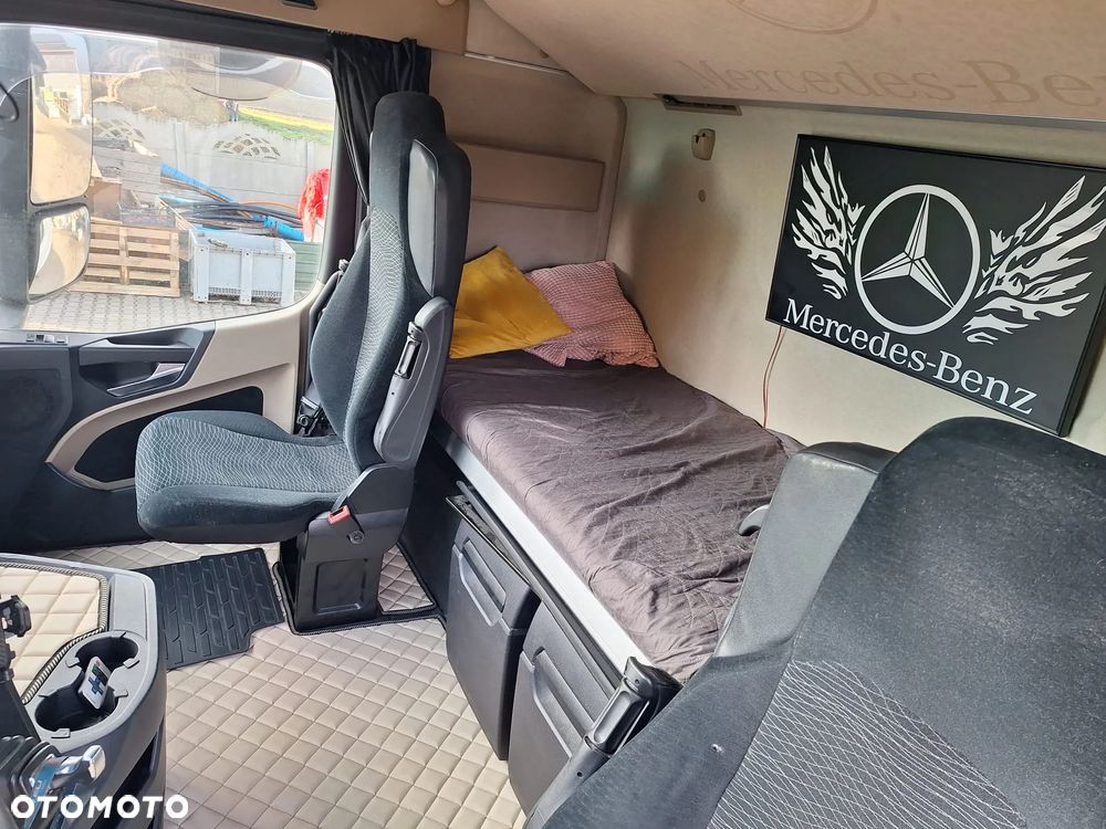 Mercedes-Benz Actros - 10