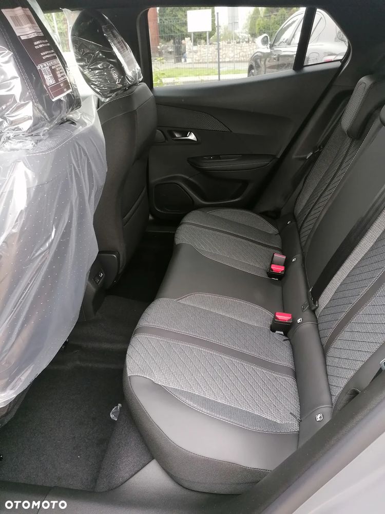 Peugeot 2008 PureTech mHEV Allure e-DCS6 - 7