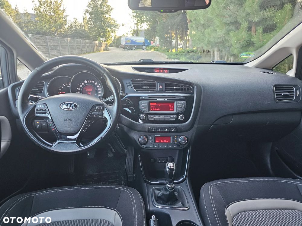 Kia Ceed 1.6 CRDi 128 ISG Platinum Edition - 4