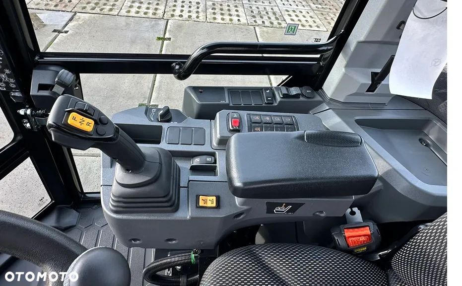 Caterpillar 906 - 27