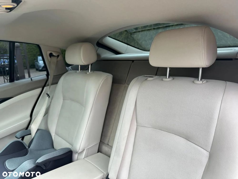 BMW Seria 5 550i - 9