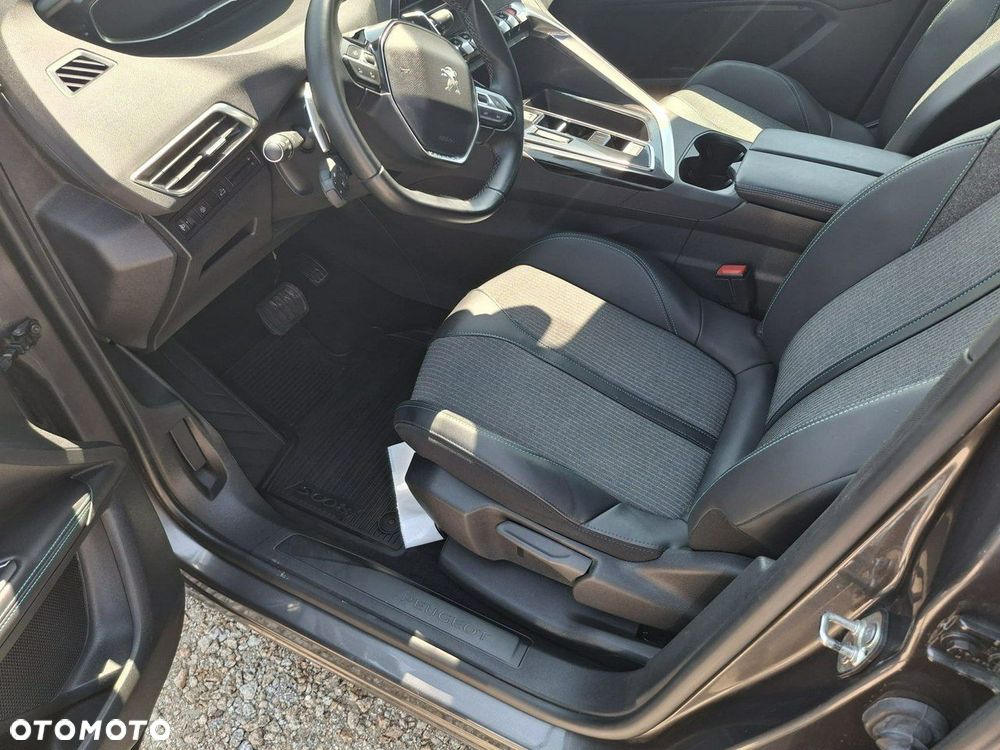 Peugeot 5008 - 9