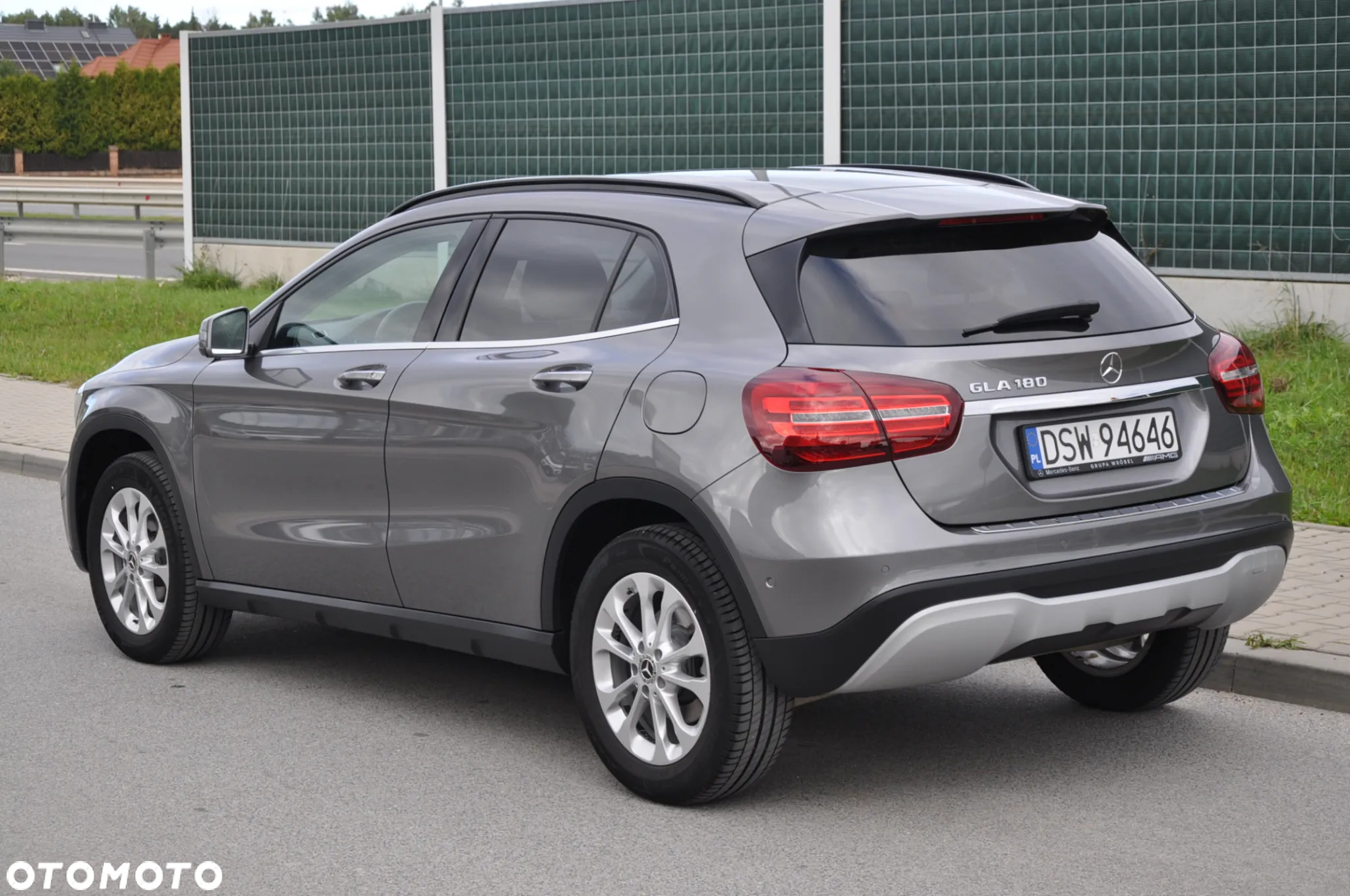 Mercedes-Benz GLA 180 7G-DCT - 2