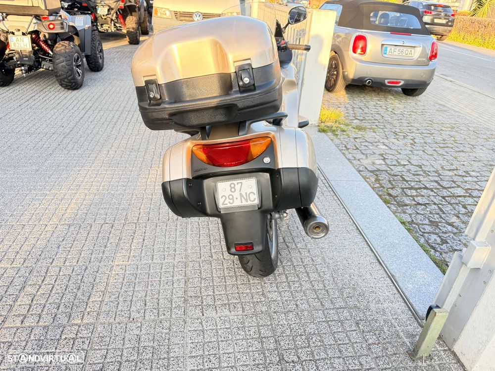 Honda Deauville NT 650 - 7