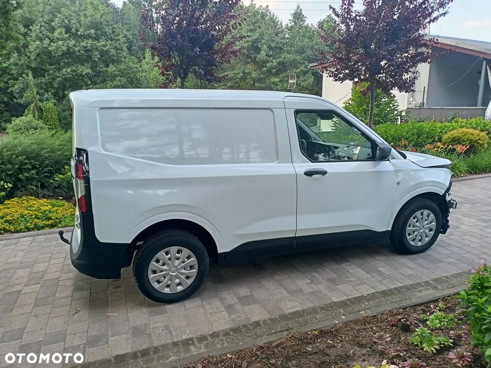 Ford Transit Courier - 6