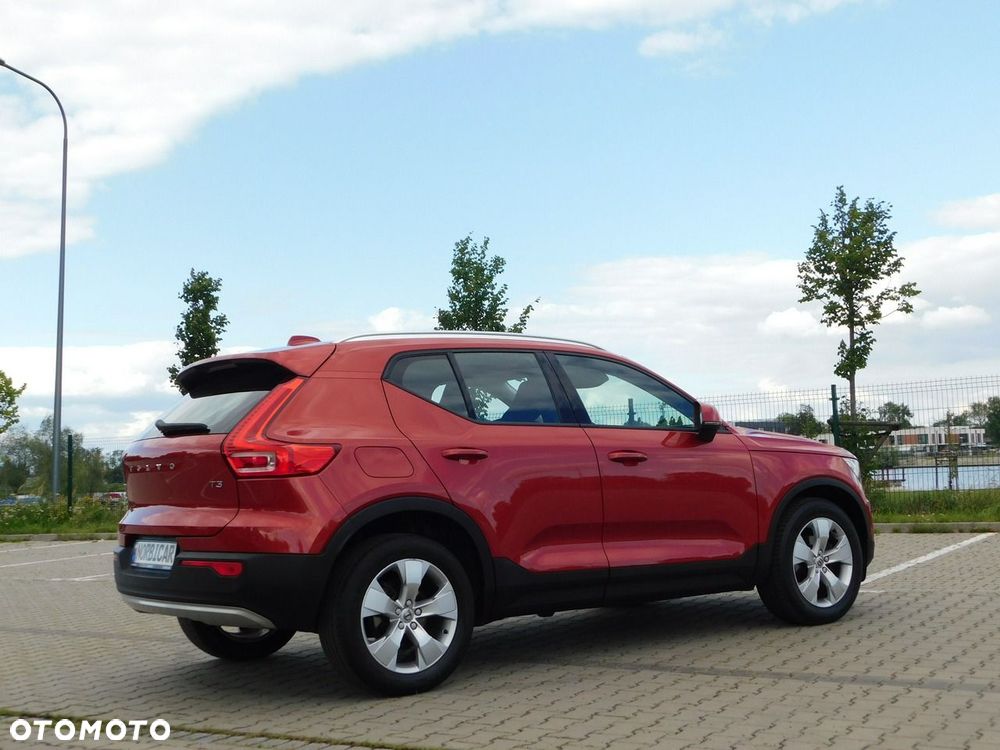 Volvo XC 40 T3 Geartronic Momentum Pro - 31
