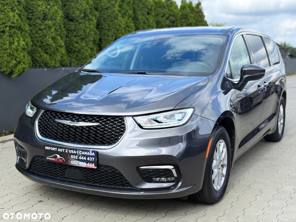 Chrysler Pacifica - 1