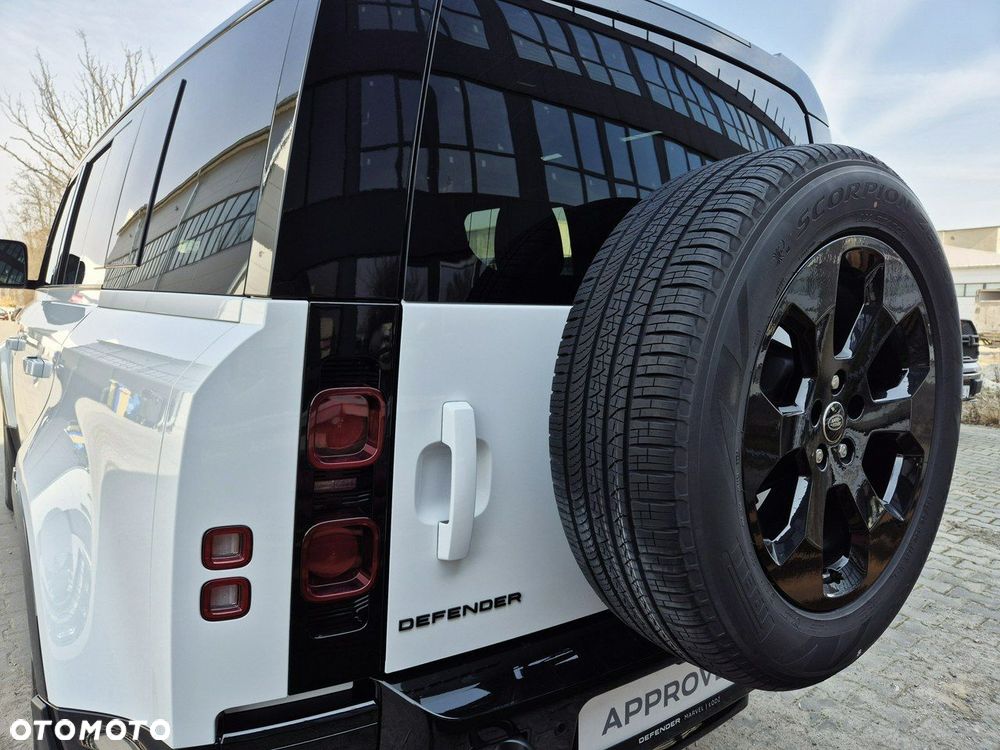Land Rover Defender - 37