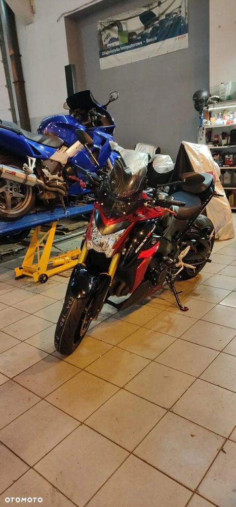 Suzuki GSX 1000 - 5