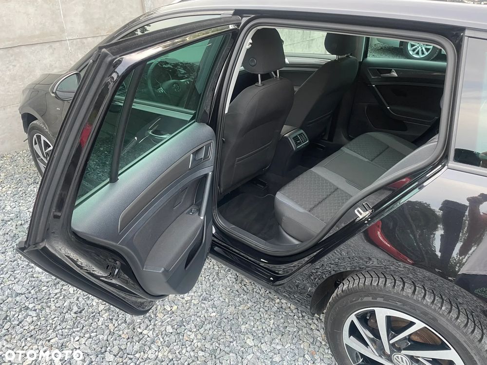 Volkswagen Golf - 16