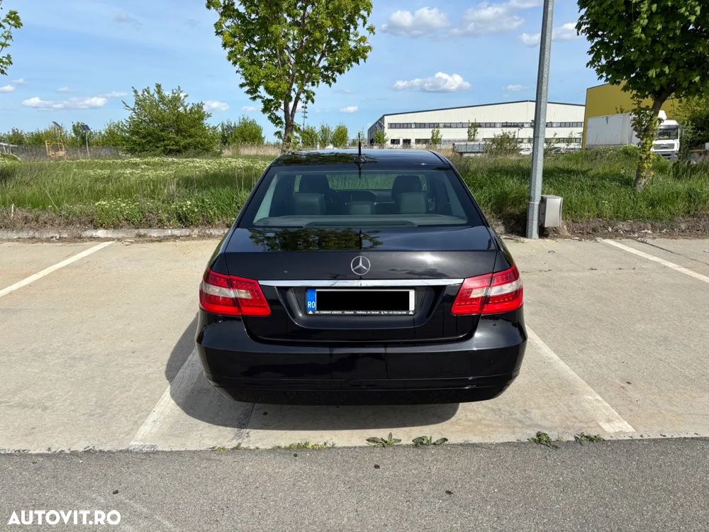 Mercedes-Benz E - 12