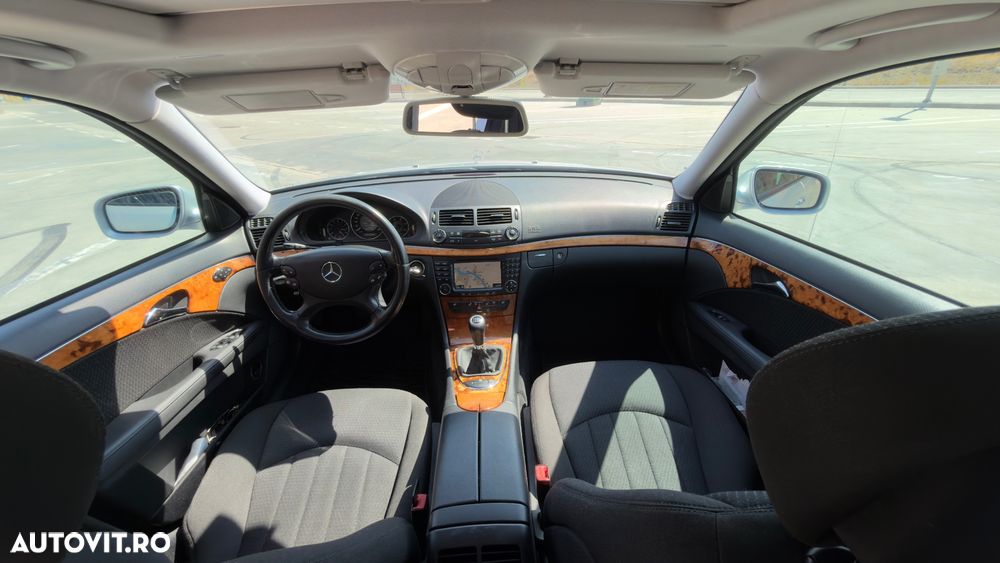 Mercedes-Benz E - 10