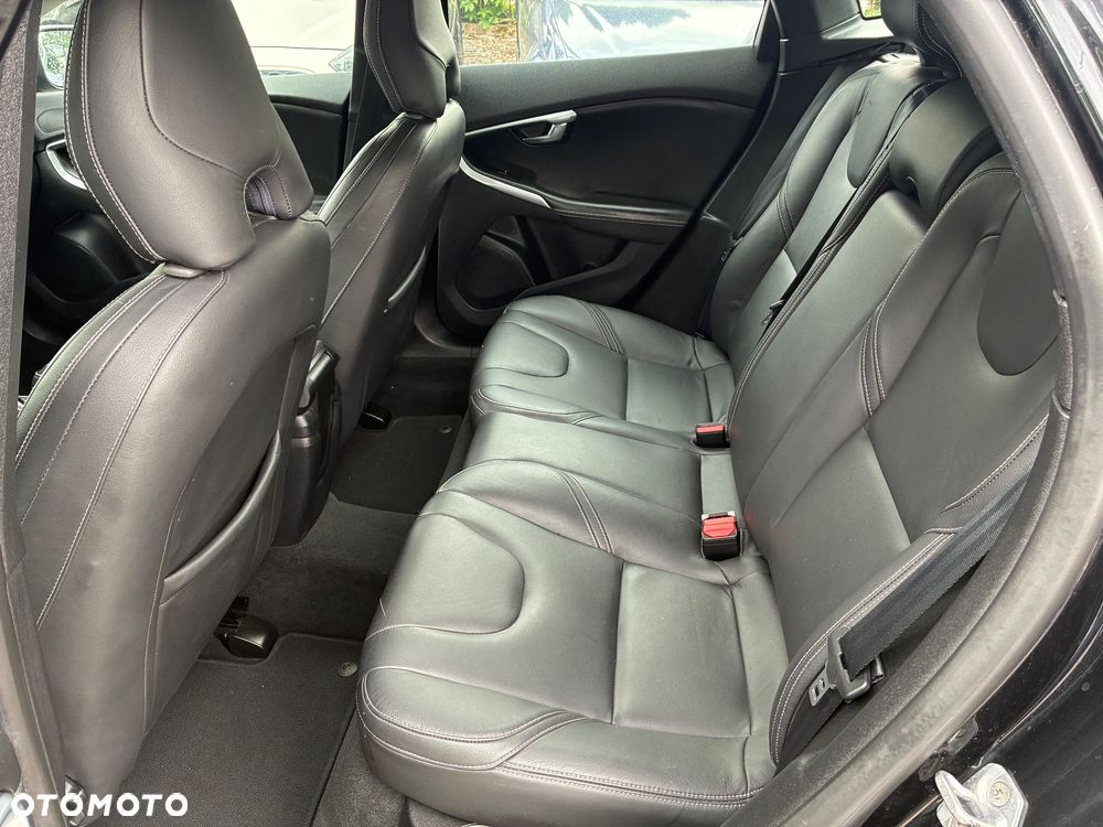 Volvo V40 D2 - 9