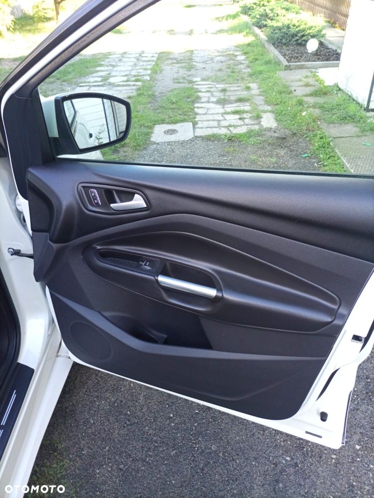 Ford Kuga - 22