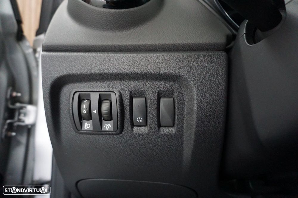 Renault Captur TCe 150 EDC GPF INTENS - 28