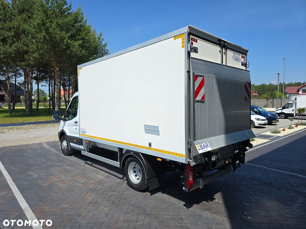 Ford TRANSIT 350-170 IZOTERMA WINDA 750Kg 48 Tyś Km SERWIS ASO FORD DO OSTATNIEGO Km SALON PL STAN JAK NOWY TEMPOMAT KLIMA ELKTRYKA ASYSTEN KIEROWCY WZMOCNIONE TYLNE ZAWIESZENIE RESOR + PODUSZKI PNEŁMATYCZNE - 13