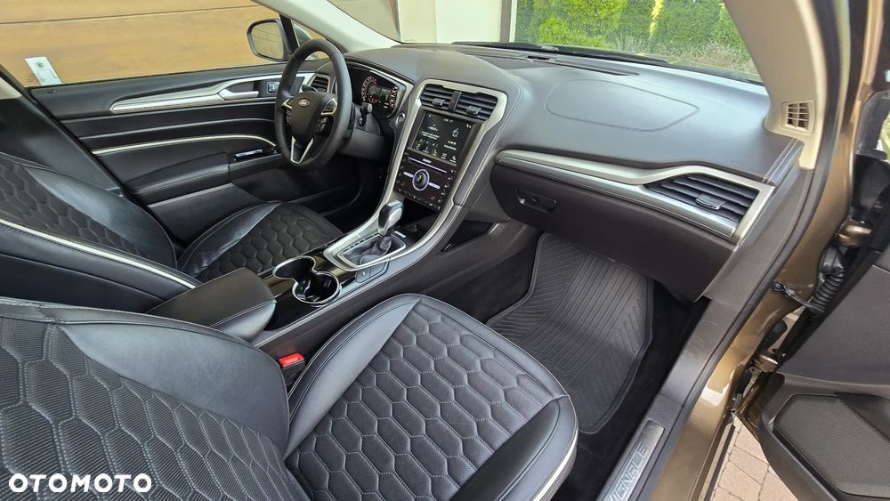 Ford Mondeo Vignale 2.0 EcoBoost - 35