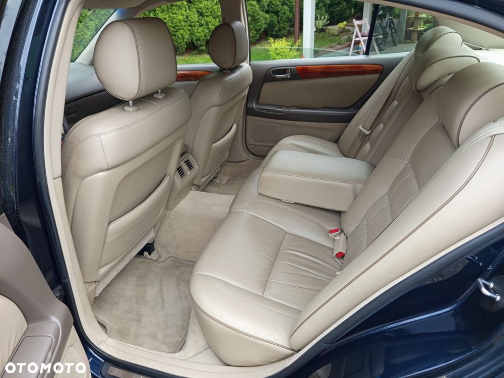 Lexus GS - 40