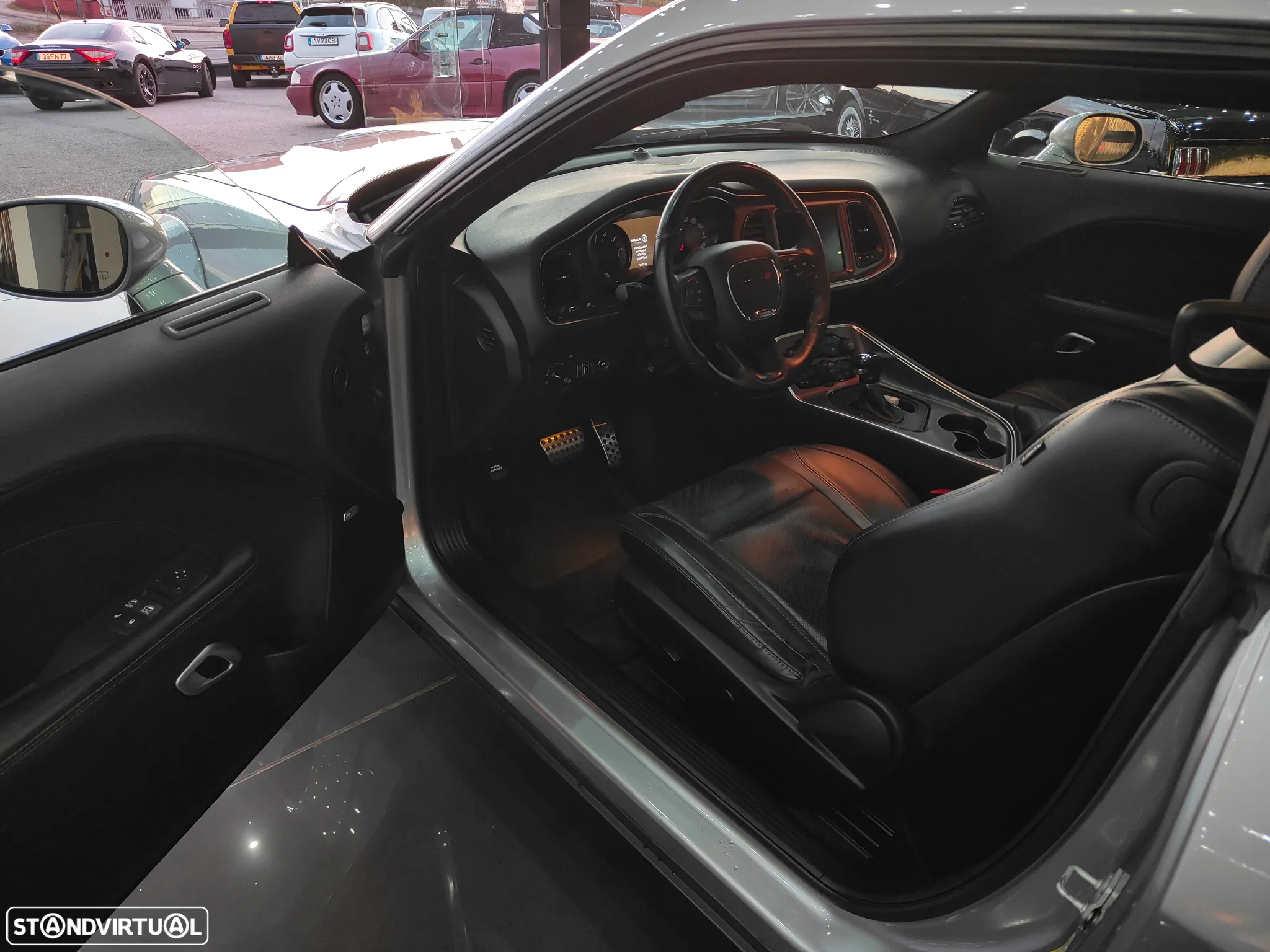 Dodge Challenger Auto SXT Plus - 10
