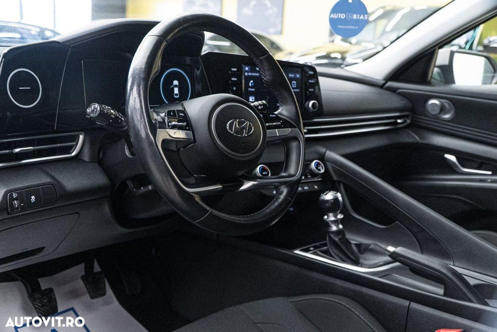 Hyundai Elantra 1.6 l 123 CP 6MT Highway - 6