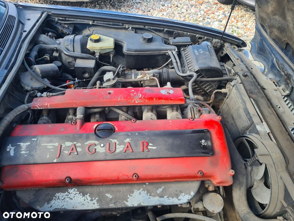 Jaguar XJ - 11