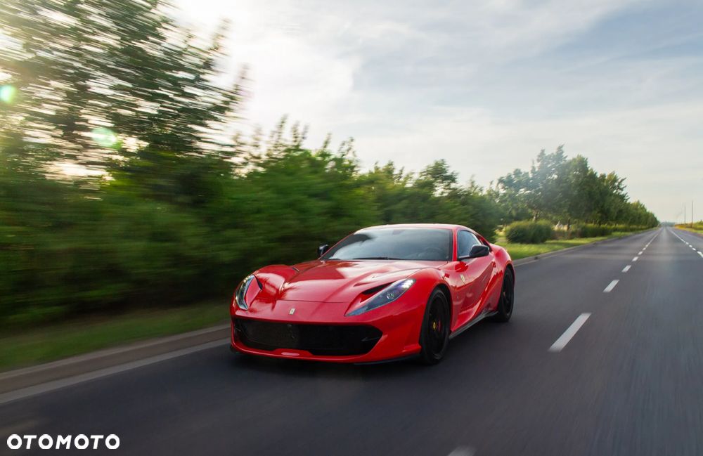 Ferrari 812 Superfast - 30