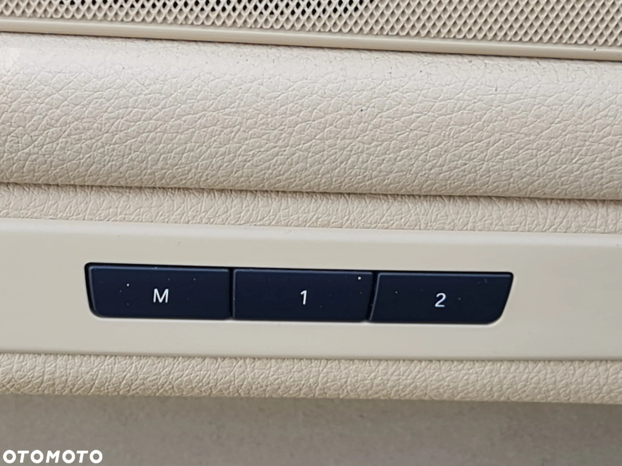 BMW Seria 5 528i xDrive - 38