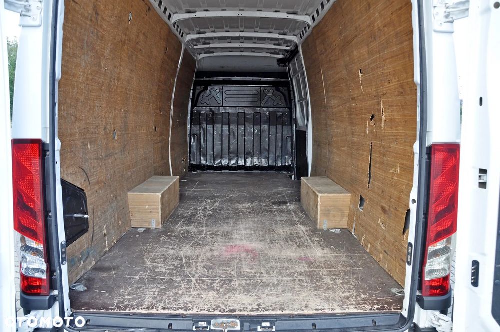 Iveco Daily - 28
