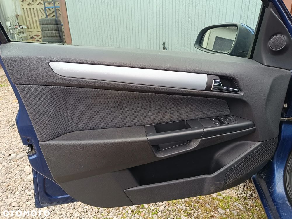 Opel Astra 1.9 CDTI - 21