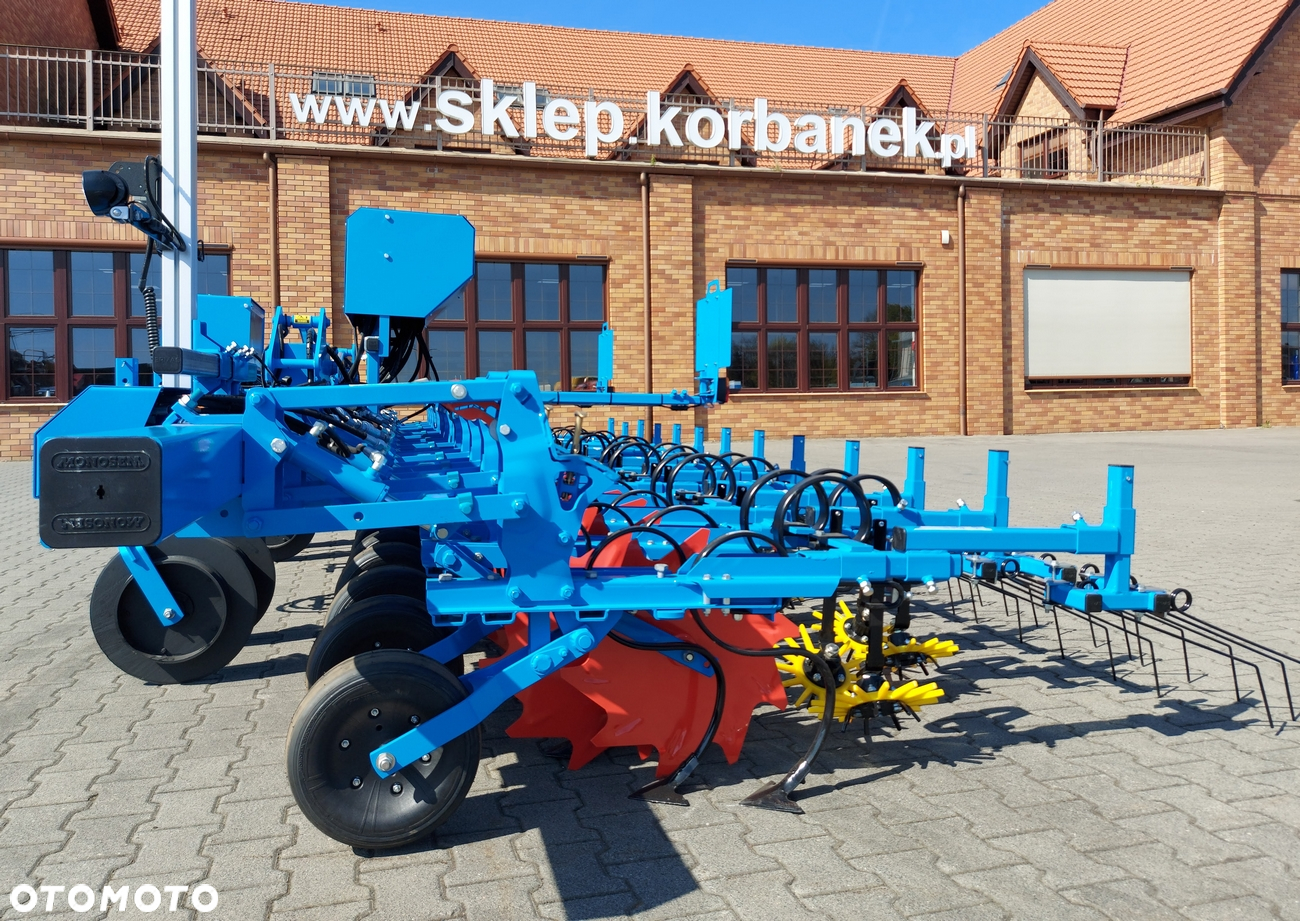 Monosem Pielnik z kamerą 3D, 12/8-rz do kukurydzy buraków rzepaku po pokazach - 9