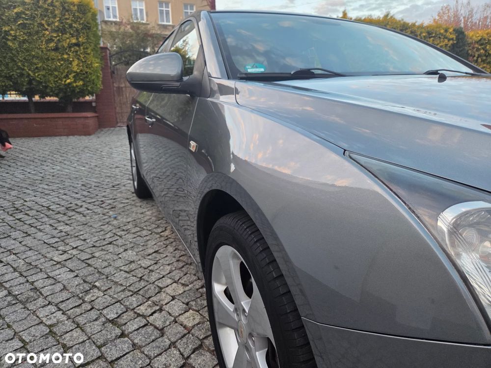 Chevrolet Cruze 1.8 LT - 26