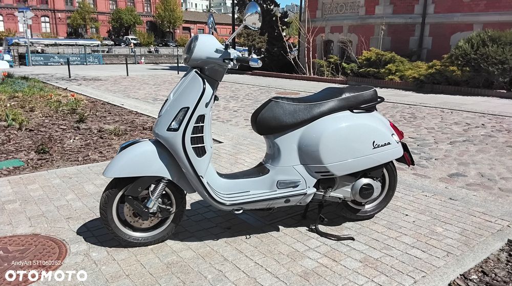 Piaggio Vespa - 2