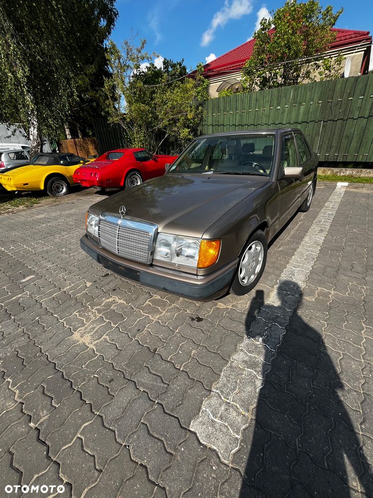 Mercedes-Benz W124 (1984-1993) - 11