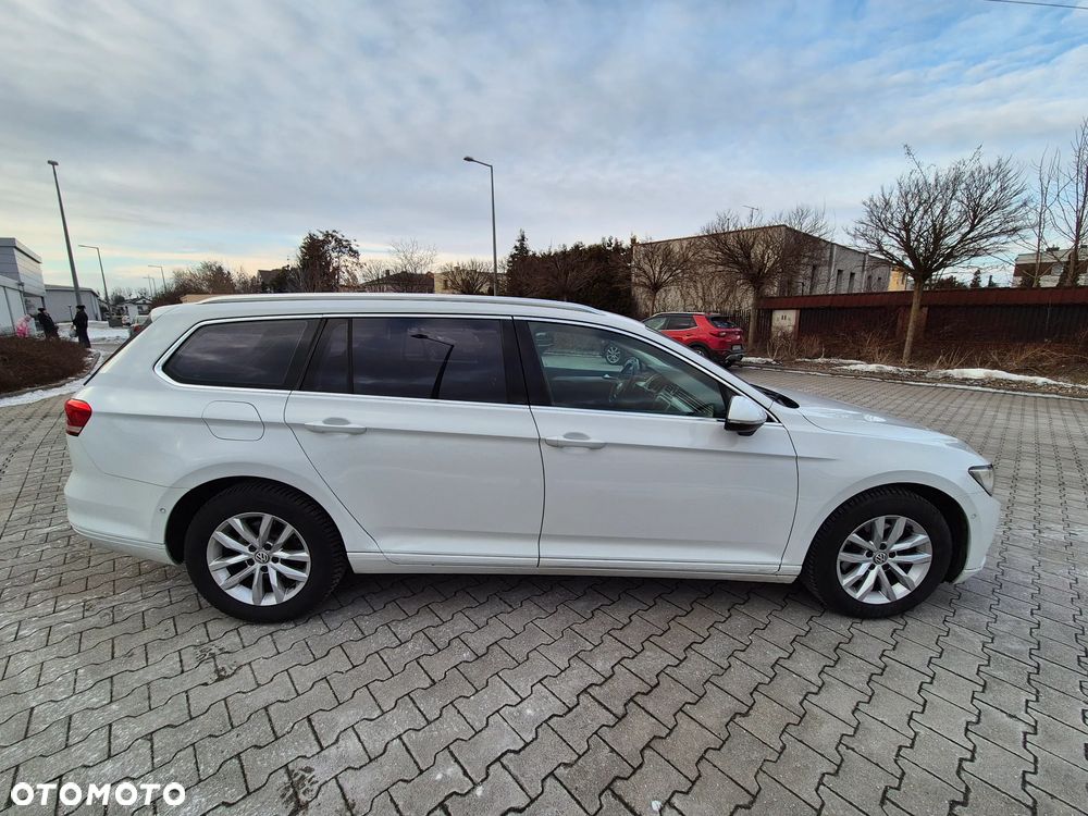 Volkswagen Passat - 4
