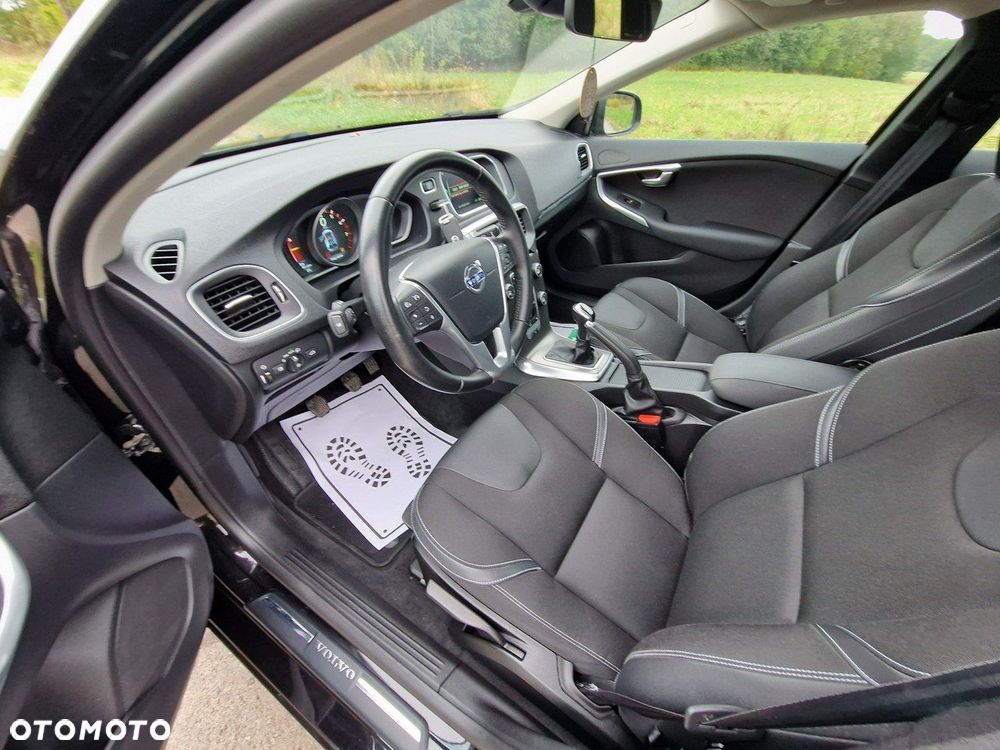 Volvo V40 - 16