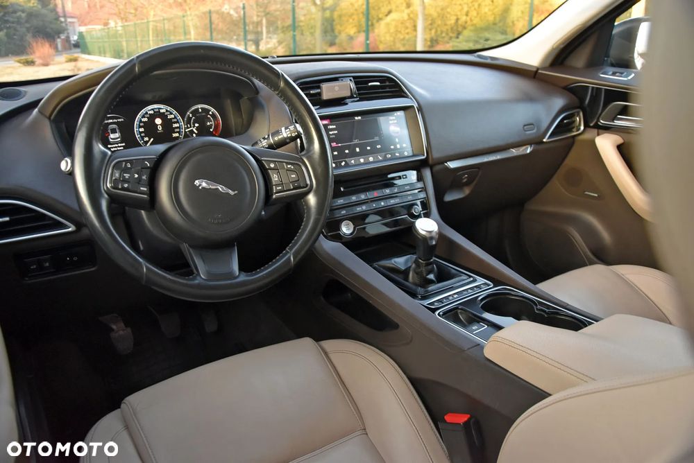 Jaguar F-Pace 2.0 i4D AWD R-Sport - 4