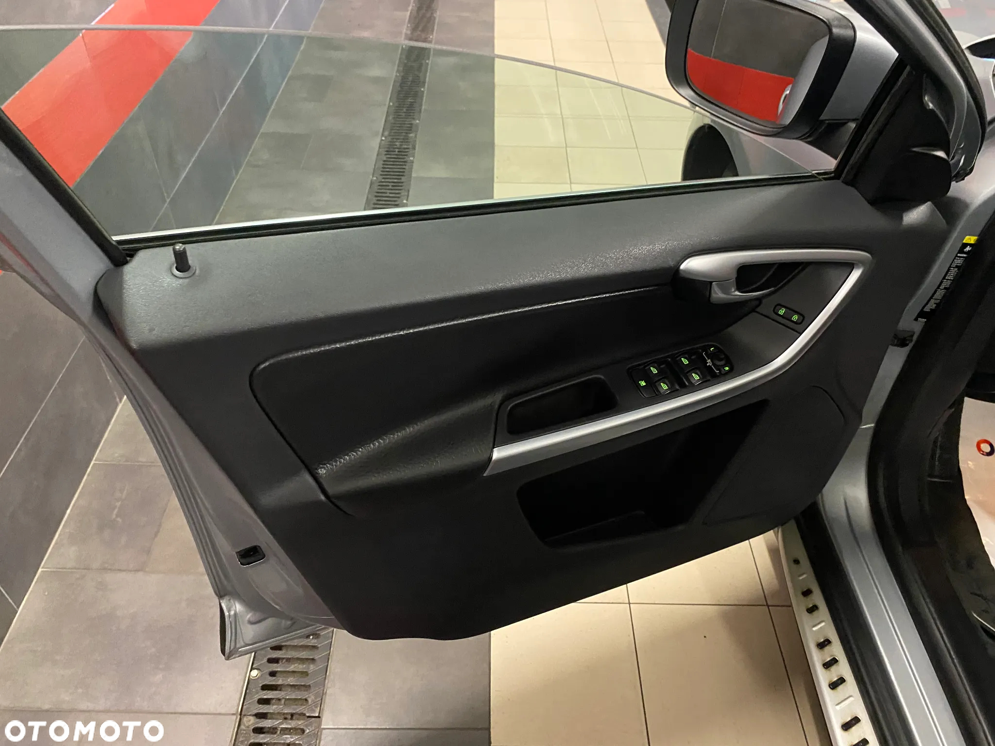 Volvo XC 60 D5 AWD Summum - 12